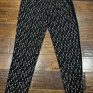 Vince Camuto Black and White Floral Pants with Black Stipe on sides size 4
